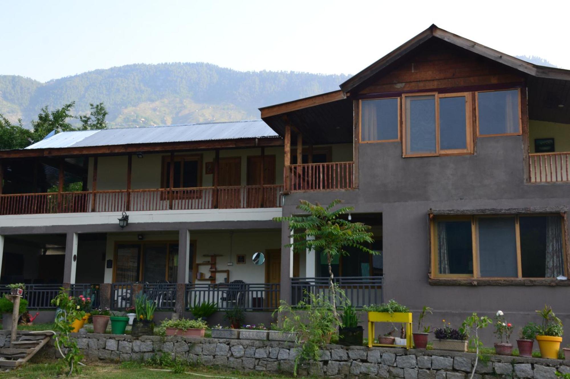 West End Lodges Neelum Exterior foto